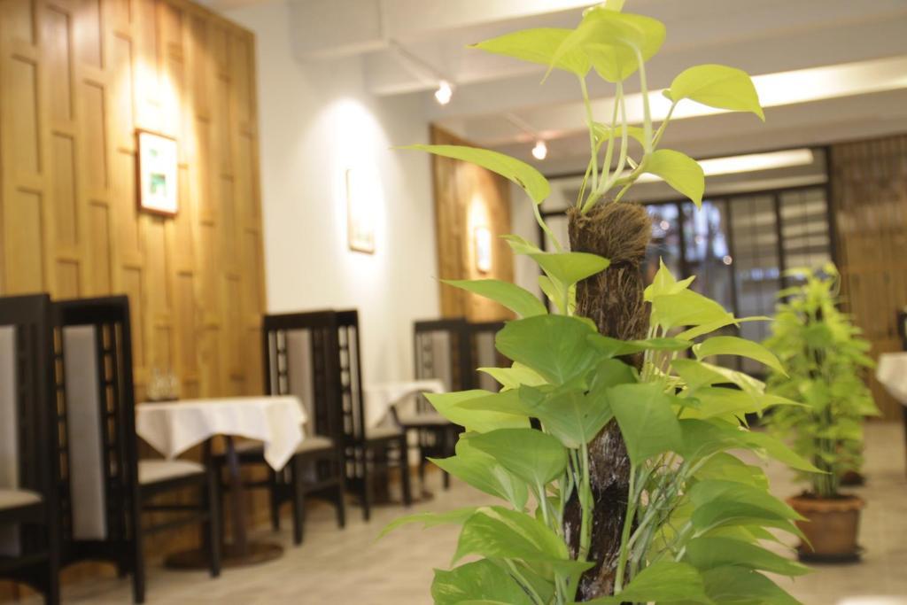 Baan Dinso Hostel@Ratchadamnoen Bangkok Exterior foto