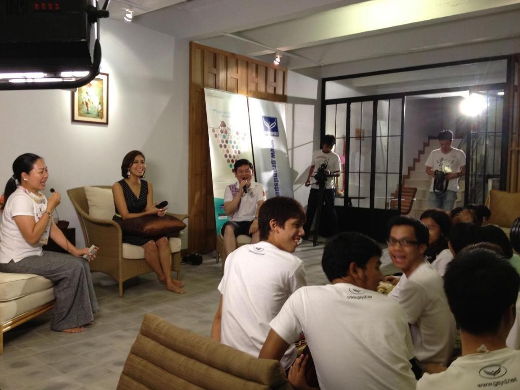 Baan Dinso Hostel@Ratchadamnoen Bangkok Exterior foto